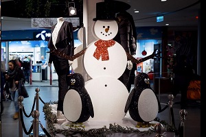 Snowman | WhiteClouds | We build snowmen in many sizes and shapes
