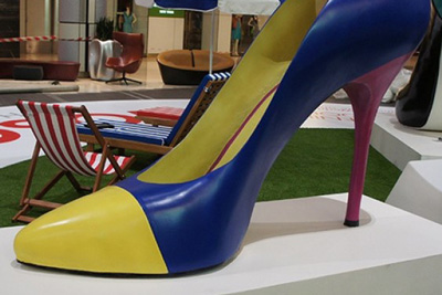 Large high heel top shoe chair