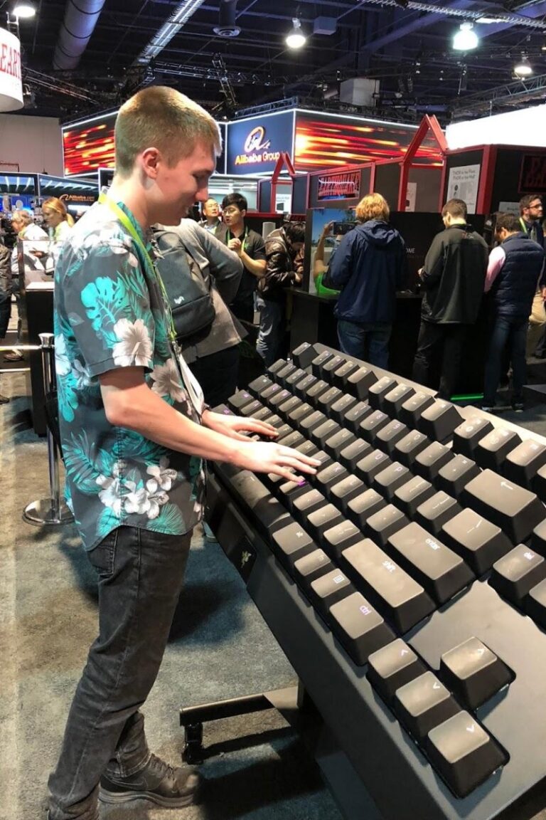 Giant Computer Working Keyboard Prop