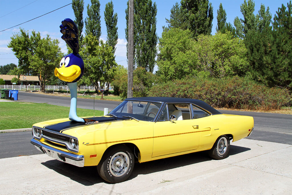 Road Runner Hood Ornament