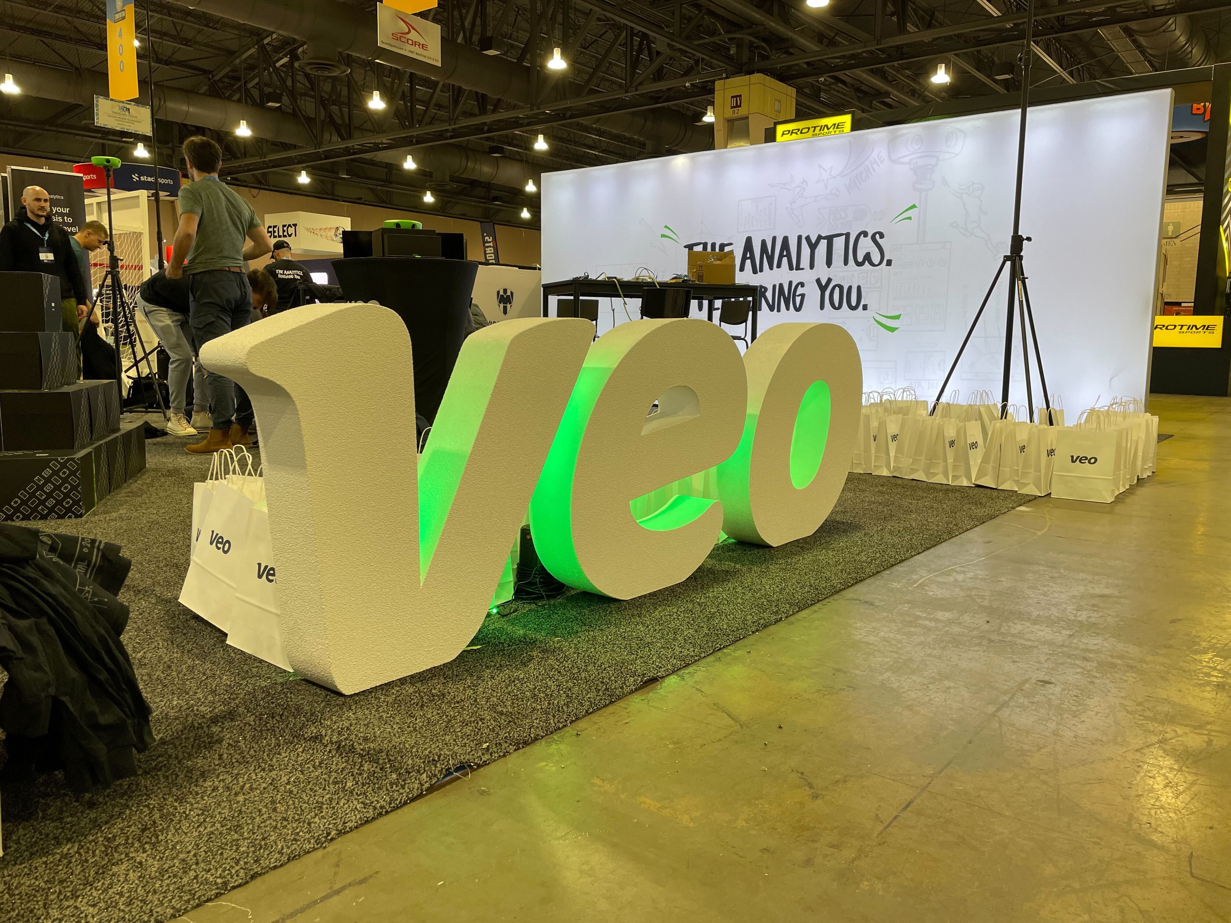 VEO big LED lit foam letters
