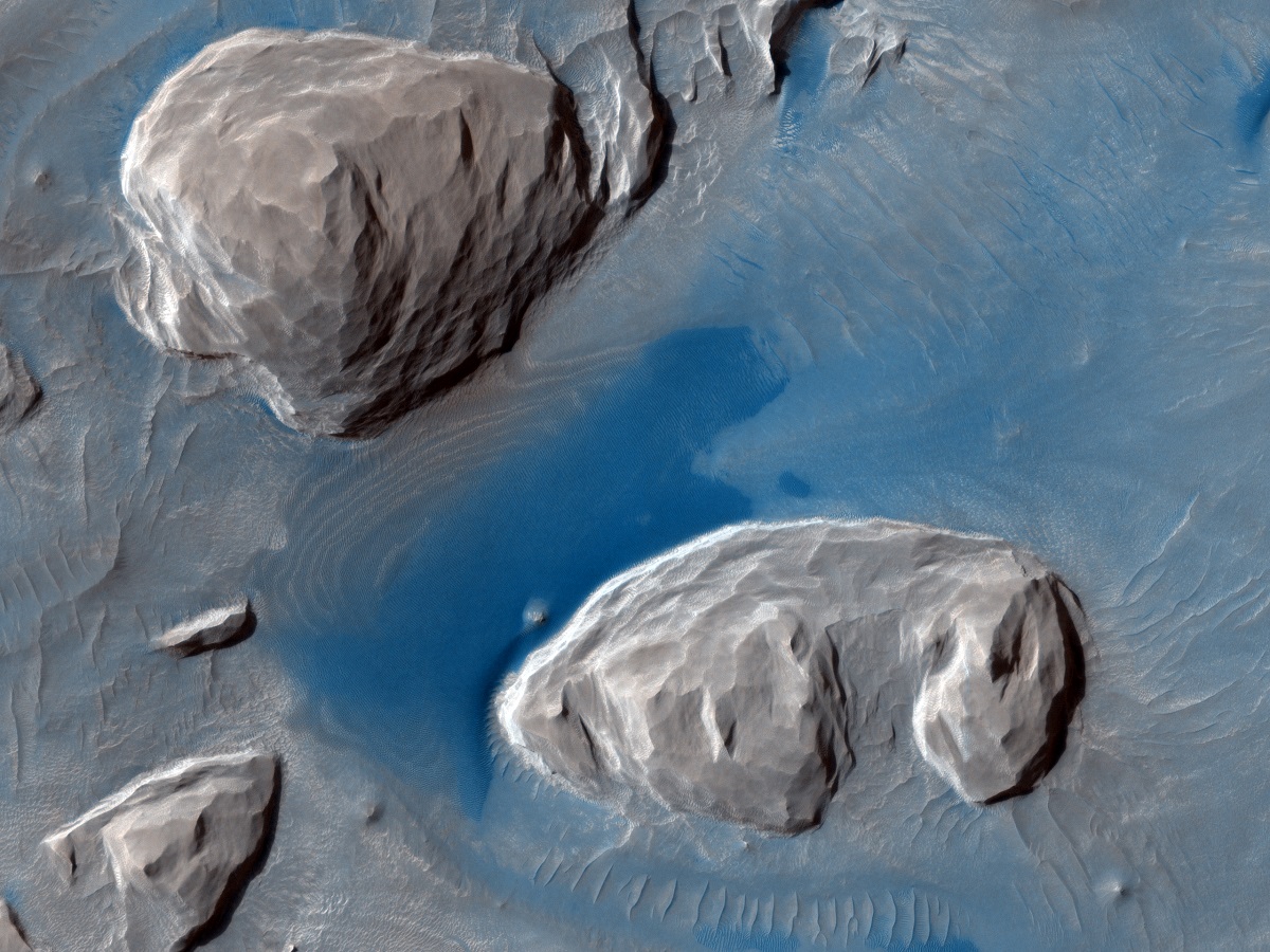 Olympus Mons-Nearby Dark Spot