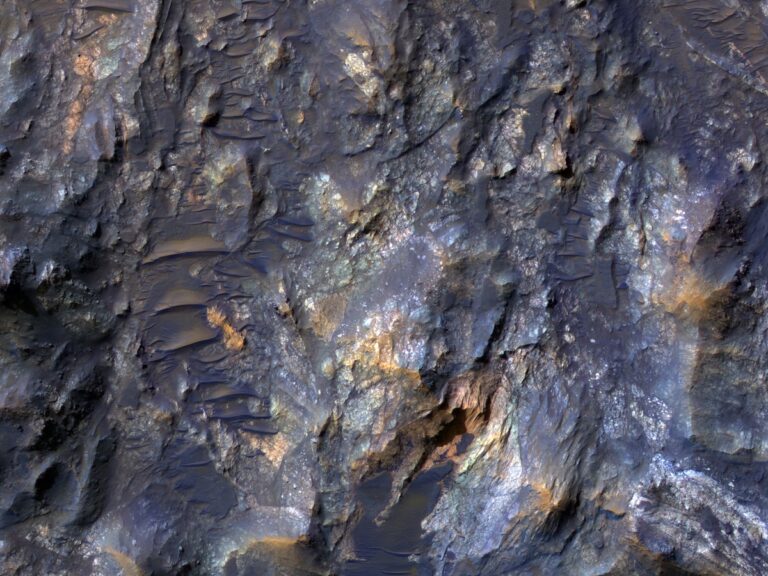 Volcanic plains between Argyre Planitia and Valles Marineris.