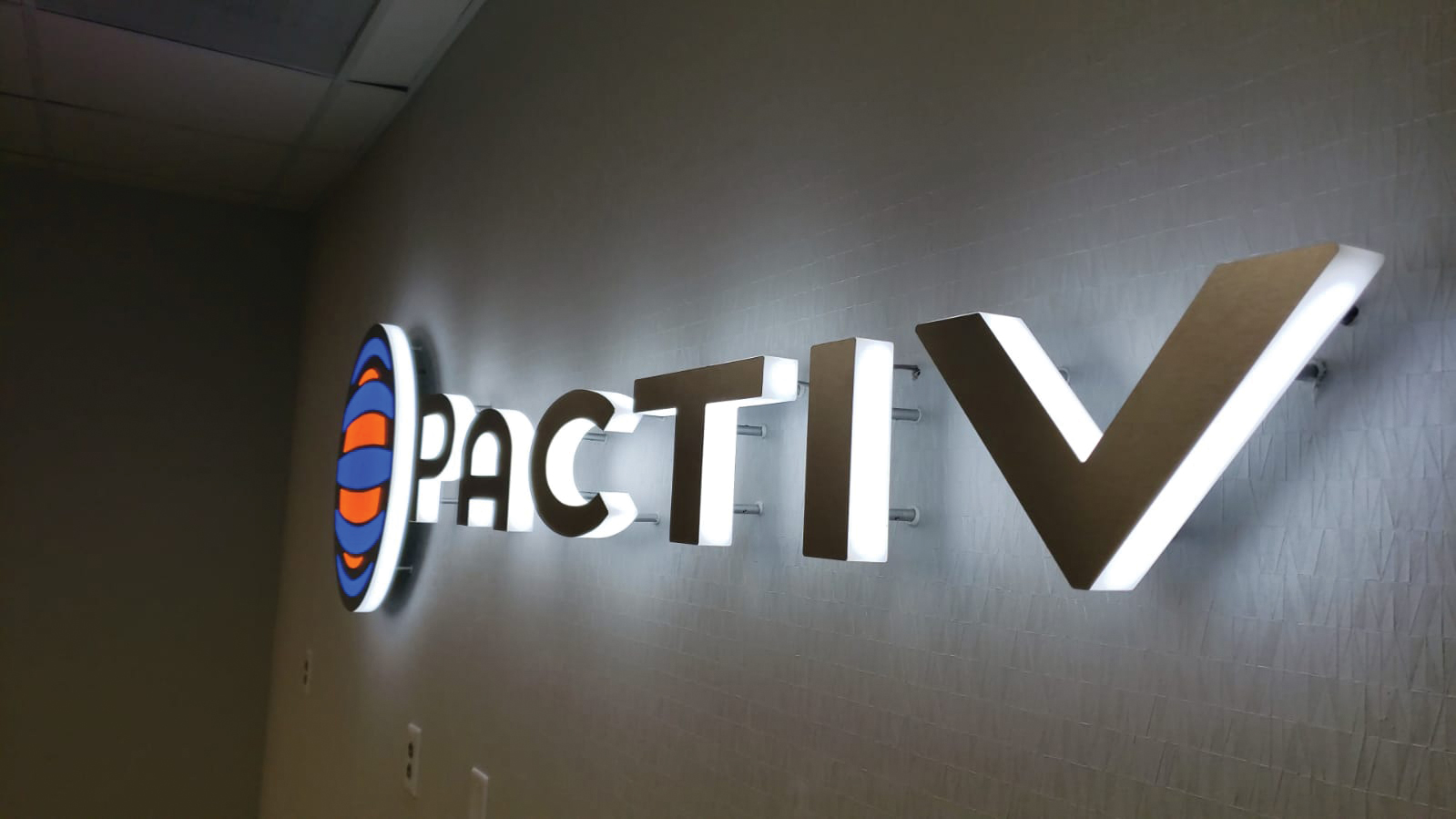 Sign Letters-Illuminated-Pactiv