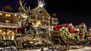 Giant Reindeer Statue-Lodge