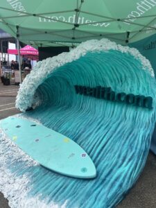 Giant Wave Prop for Wealth.com