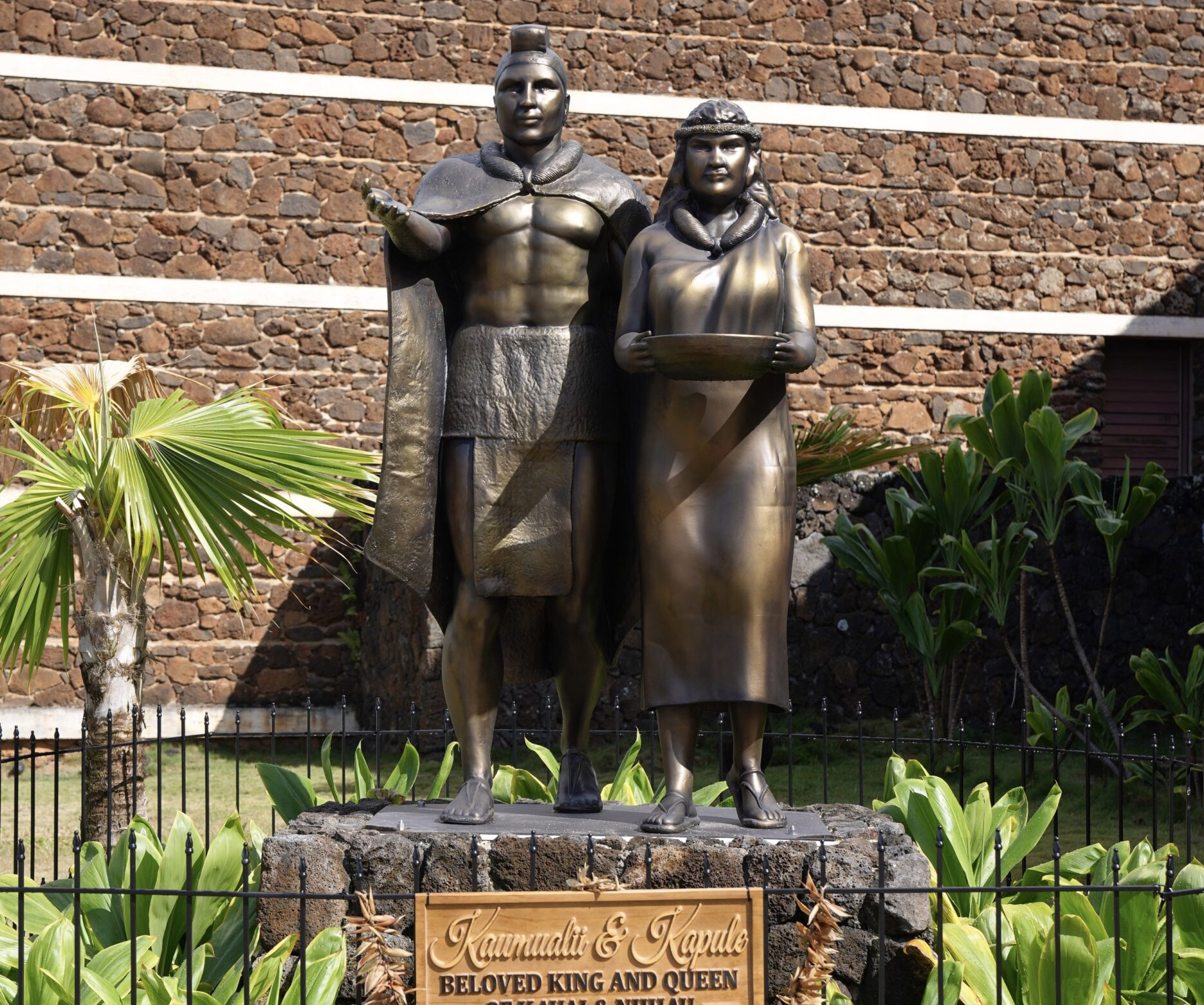 Custom King Kaumualii and Queen Deborah Kapule historical figure statues created for the Kauai Museum of Hawaii.