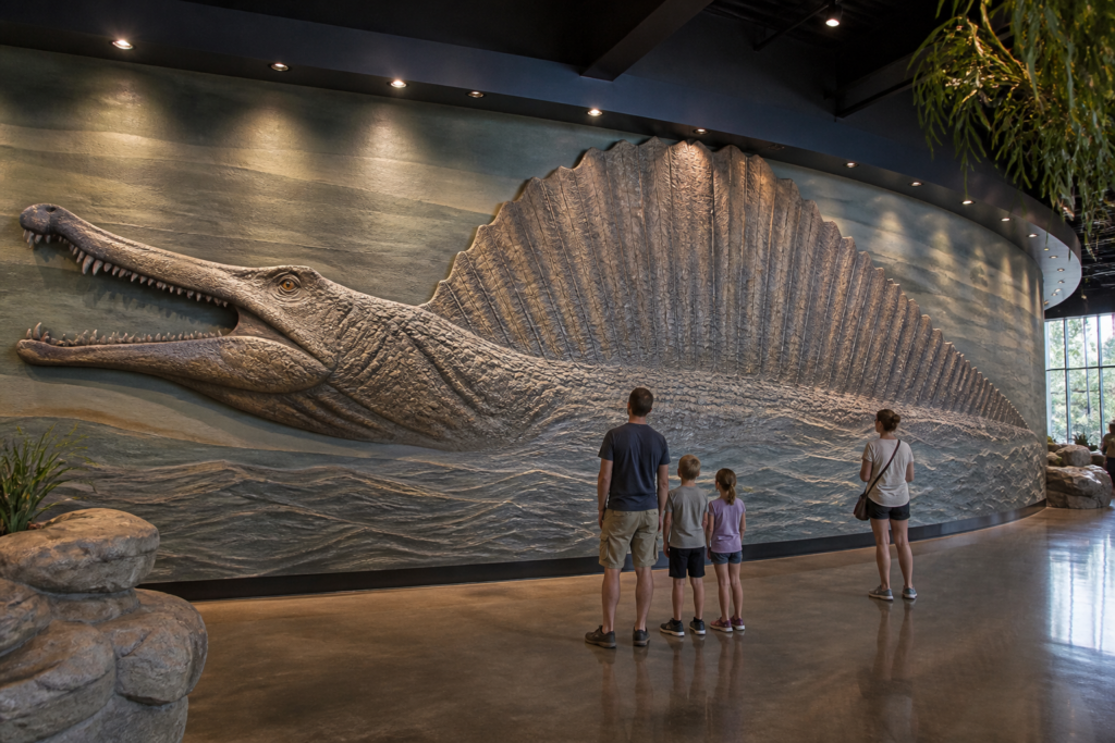 DINO-306 Spinosaurus Head and Sail Relief