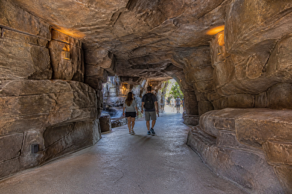 MPG-219 — Commercial Walk-Through Grotto